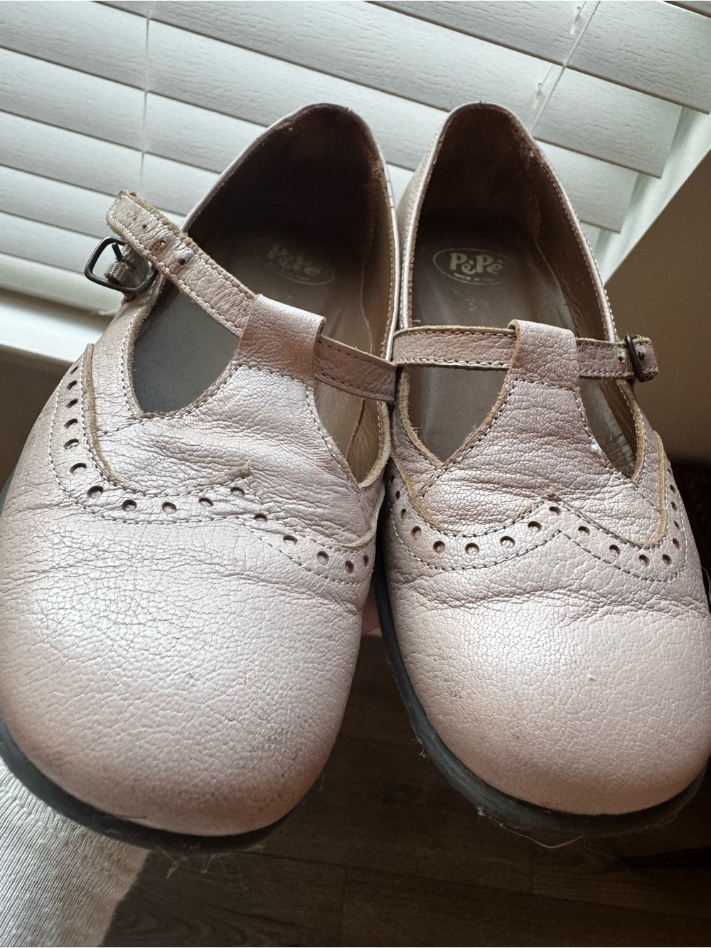 Pèpè children Girls' Pale Pink T-Strap Dress Shoes with Perforated Detail